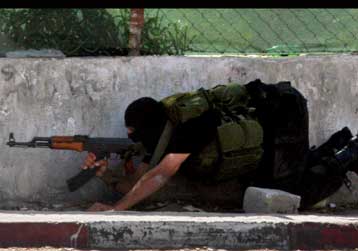 Σφοδρές συγκρούσεις μεταξύ παλαιστινιακών δυνάμεων ασφαλείας με ένα νεκρό