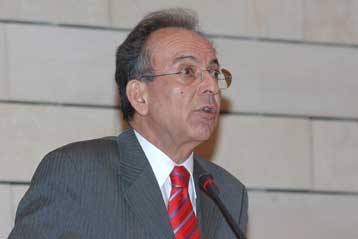 Με ρυθμό υπερδιπλάσιο της ΕΕ αναπτύσσεται η ελληνική οικονομία, λέει ο Δ.Σιούφας