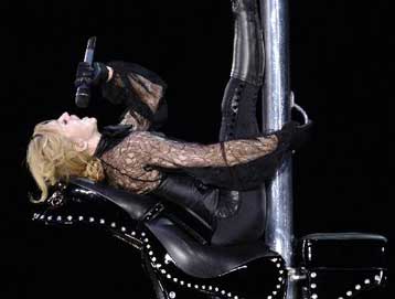 Με …αγριες διαθέσεις εγκαινίασε η Μαντόνα τη νέα παγκόσμια περιοδεία της