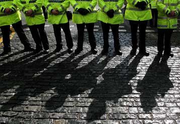 Οκτώ συλλήψεις σε ευρείας κλίμακας αντιτρομοκρατική επιχείρηση στη Βρετανία