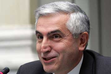 Κόντρα στη Βουλή για τη συμμετοχή των Ταμείων στην αύξηση κεφαλαίου της Εθνικής