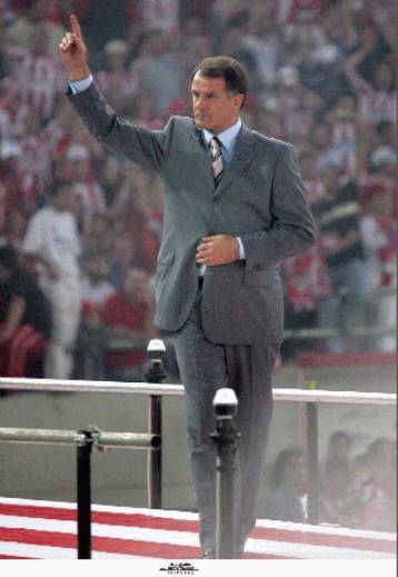 Στον πάγκο του Ερυθρού Αστέρα θα κάθεται τα επόμενα δύο χρόνια ο Ντούσαν Μπάγεβιτς