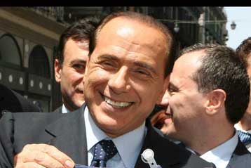 Θα επιστρέψω δριμύτερος στην πρωθυπουργία, «προειδοποιεί» ο Μπερλουσκόνι