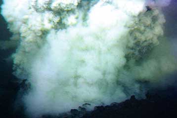 Έκρηξη υποθαλάσσιου ηφαιστείου καταγράφηκε από ρομποτικό βαθυσκάφος