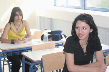 Σε Νεοελληνική Λογοτεχνία και Μαθηματικά εξετάστηκαν οι υποψήφιοι το Σάββατο