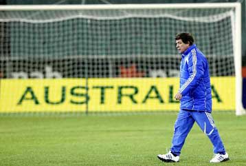 «Κατάσκοποι» οι Ρεχάγκελ, Τοπαλίδης από την Τρίτη