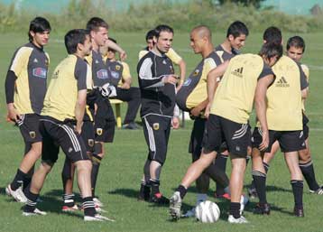 Ο Μπιζοτά θέλει αλλά η ΑΕΚ δεν τον… θέλει