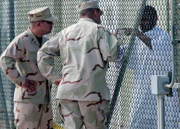 Στους 78 οι απεργοί πείνας στη βάση του Γκουαντάναμο, σύμφωνα με τον αμερικανικό Τύπο