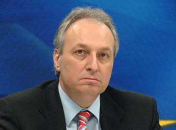 Σε θέσπιση νέας μακροχρόνης ευρωπαϊκής στρατηγικής για τη γεωργία καλεί ο Ευ.Μπασιάκος