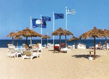 Ξεπέρασαν τις 400 οι γαλάζιες σημαίες σε ελληνικές παραλίες