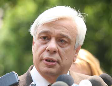 Δεν υπάρχει θέμα ωραρίου πρωί-απόγευμα στο Δημόσιο, τονίζει ο Προκόπης Παυλόπουλος