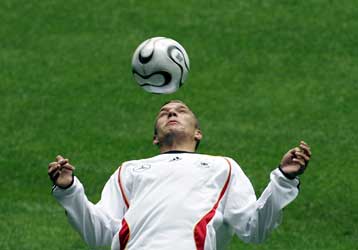 Παίκτης της Μπάγερν Μονάχου είναι πλέον ο Λούκας Ποντόλσκι