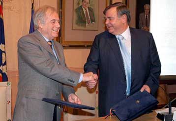 Μνημόνιο συνεργασίας υπέγραψαν ο Δήμος Αθηναίων και ο ΟΑΣΑ