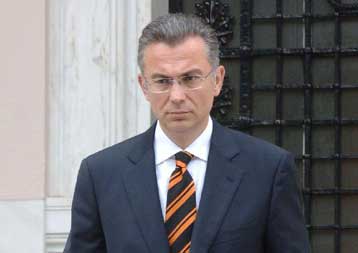 «Πόλεμος» δηλώσεων μετά την αναφορά για «στοχοποίηση» του Γ.Βουλγαράκη