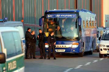 Υπό δρακόντεια μέτρα ασφαλείας η άφιξη της αποστολής των ΗΠΑ στη Γερμανία