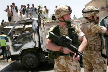 Διπλασιάζονται οι δυνάμεις του ΝΑΤΟ στο σπαρασσόμενο νότο του Αφγανιστάν