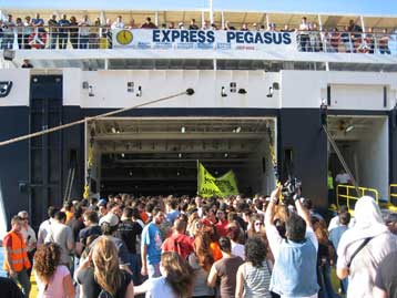 Καθυστέρηση στον απόπλου του «Εξπρές Πήγασος» λόγω κατάληψης φοιτητών