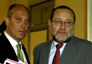 Προανακριτικές ακροάσεις στο Μιλάνο για την παραπομπή Μπερλουσκόνι σε νέα δίκη