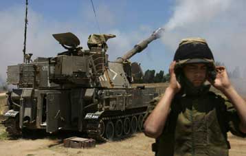 Αεροπορική επίθεση των Ισραηλινών στη Λωρίδα της Γάζας με στόχο Παλαιστίνιους μαχητές