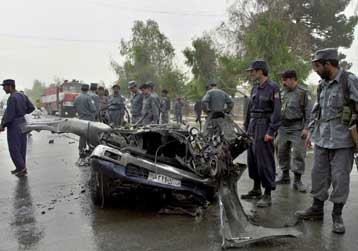 Αιματηρή έκρηξη σε ισλαμικό σχολείο και επίθεση κατά της ISAF στο Αφγανιστάν