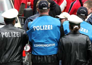 Σε δίκη τέσσερις νεαροί για τον βιασμό 14χρονου και τη βιντεοσκόπηση της πράξης τους