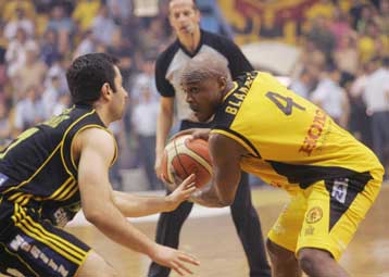 Το Μαρούσι 71-56 τον Αρη και προηγείται 2-1 νίκες στη μάχη της τρίτης θέσης
