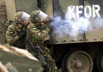 ΟΗΕ και ΝΑΤΟ ενισχύουν την παρουσία τους στο βόρειο Κόσοβο προς διασφάλιση της τάξης