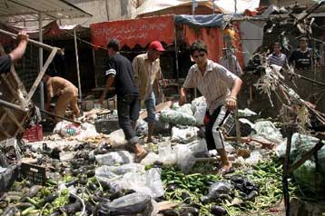 Βόμβες οδηγούν 16 ανθρώπους στο θάνατο μετά τη δολοφονία του Αλ Ζαρκάουι