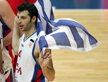 Ανανέωσε με την ΤΣΣΚΑ έως το 2009 ο Παπαλουκάς – «Παραθυράκι» για ΝΒΑ