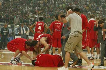 Τρία άτομα στον εισαγγελέα για τα επεισόδια στο κλειστό του ΟΑΚΑ