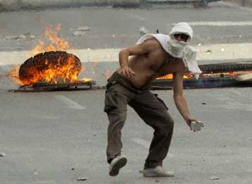 Πεδίο μάχης το κέντρο της Αθήνας μετά το εκπαιδευτικό συλλαλητήριο