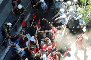 Καλύπτει η κυβέρνηση τις ενέργειες της ΕΛ.ΑΣ. κατά το πανεκπαιδευτικό συλλαλητήριο