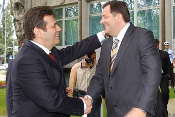 Ανησυχία στο Σαράγεβο για την επίσκεψη Κοστούνιτσα στη Σερβική Δημοκρατία της Βοσνίας