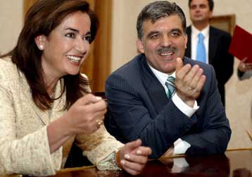 Σε επέκταση του μορατόριουμ στο Αιγαίο συμφώνησαν Μπακογιάννη-Γκιουλ