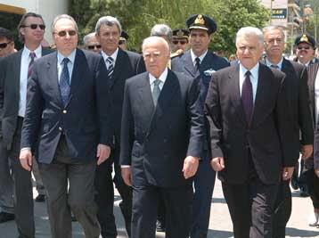 Παρουσία του Κ.Παπούλια κορυφώθηκαν οι εκδηλώσεις για το ολοκαύτωμα του Διστόμου