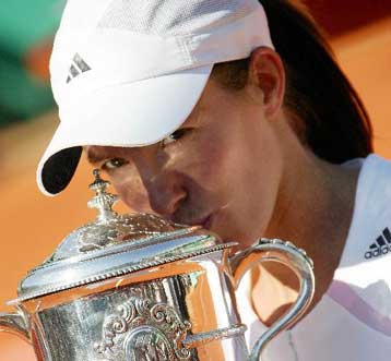 Για δεύτερη συνεχόμενη χρονιά στα χέρια της Ενάν Αρντέν το Ρολάν Γκαρός