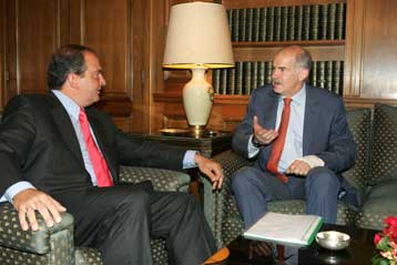 Η πρωτοβουλία αποσκοπεί στην αποφυγή θερμού επεισοδίου, εξηγεί ο Γ.Παπανδρέου