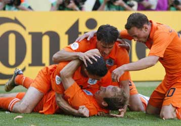 Με το δεξί στο Μουντιάλ η Ολλανδία χάρη στο αριστερό του Ρόμπεν, 1-0 τη Σερβία