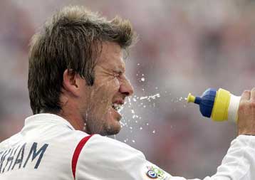 «Νερό, δεν υπάρχει αρκετό» λένε οι Αγγλοι στη FIFA