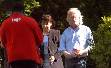 Με Πφίστερ στον πάγκο ξεκινά το Τόγκο-Δεν δίνει στον Σέφερ τις εγγυήσεις που ζητά