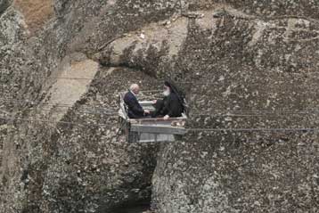 Επίσκεψη του Κάρολου Παπούλια στην Ιερά Μονή Μεγάλου Μετεώρου