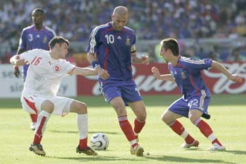 Δεν…. λάλησαν οι «πετεινοί», «τσίμπησαν» τον βαθμό οι Ελβετοί