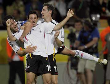 Καρέ «ταύρων», στο φινάλε χτύπησαν τα «πάντσερ», θεαματικό 2-2 Τυνησίας-Σ.Αραβίας