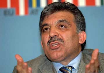 Εξοργισμένος ήταν ο Γκιουλ αναμένοντας την άρση των κυπριακών αντιρρήσεων