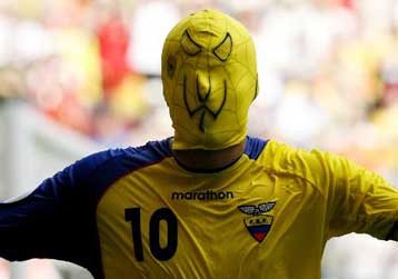 Στους «16» του Μουντιάλ το Εκουαδόρ μετά το θρίαμβο 3-0 επί της Κόστα Ρίκα