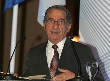 «Ναι» στην ένταξη της Τουρκίας στην ΕΕ αλλά με αυστηρούς όρους, λέει ο Τ.Παπαδόπουλος