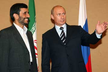 «Όχι» σε επιβαλλόμενη ειρήνη και σε πολιτική κυρώσεων, λέει ο Μ.Αχμαντινετζάντ