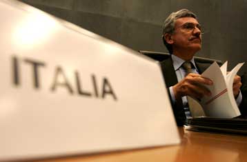 Ο ΝτΑλέμα εξηγεί στην Ράις γιατί οι Ιταλοί αποχωρούν από το Ιράκ