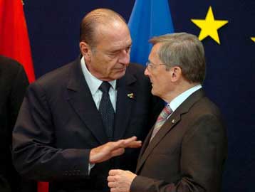 Ανοιχτά λιμάνια αλλιώς το «τρένο» ακινητοποιείται, προειδοποιεί ο Σιράκ την Τουρκία