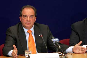 Αισιόδοξος για ελλείμματα και ΓΚΠΣ εμφανίστηκε από τις Βρυξέλλες ο Κ.Καραμανλής